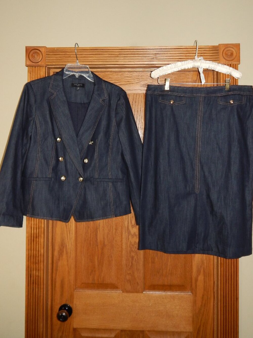 Talbots 2PC Suit Set Women's Size 14P Denim Blazer Jacket Gold Buttons 14 Skirt